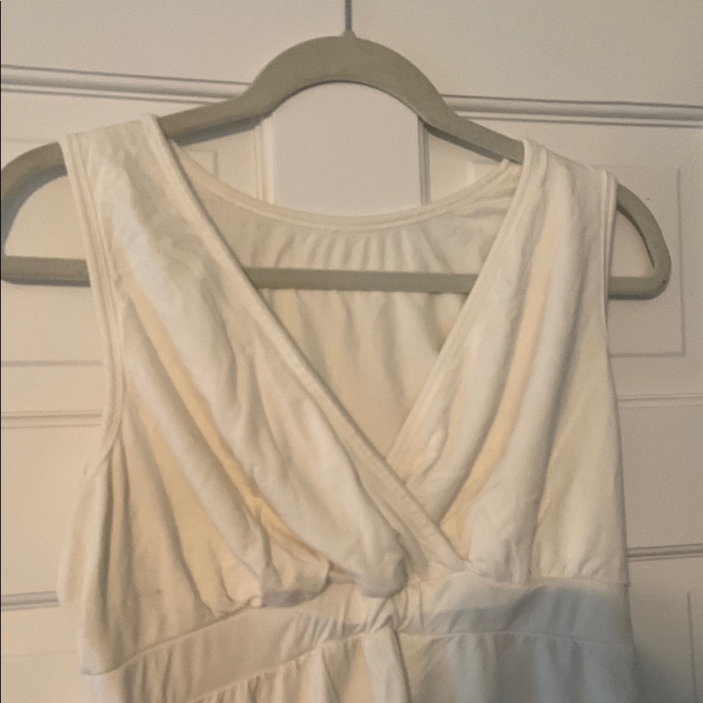 Kindred Bravely Nursing White Sleeveless V-Neck Top